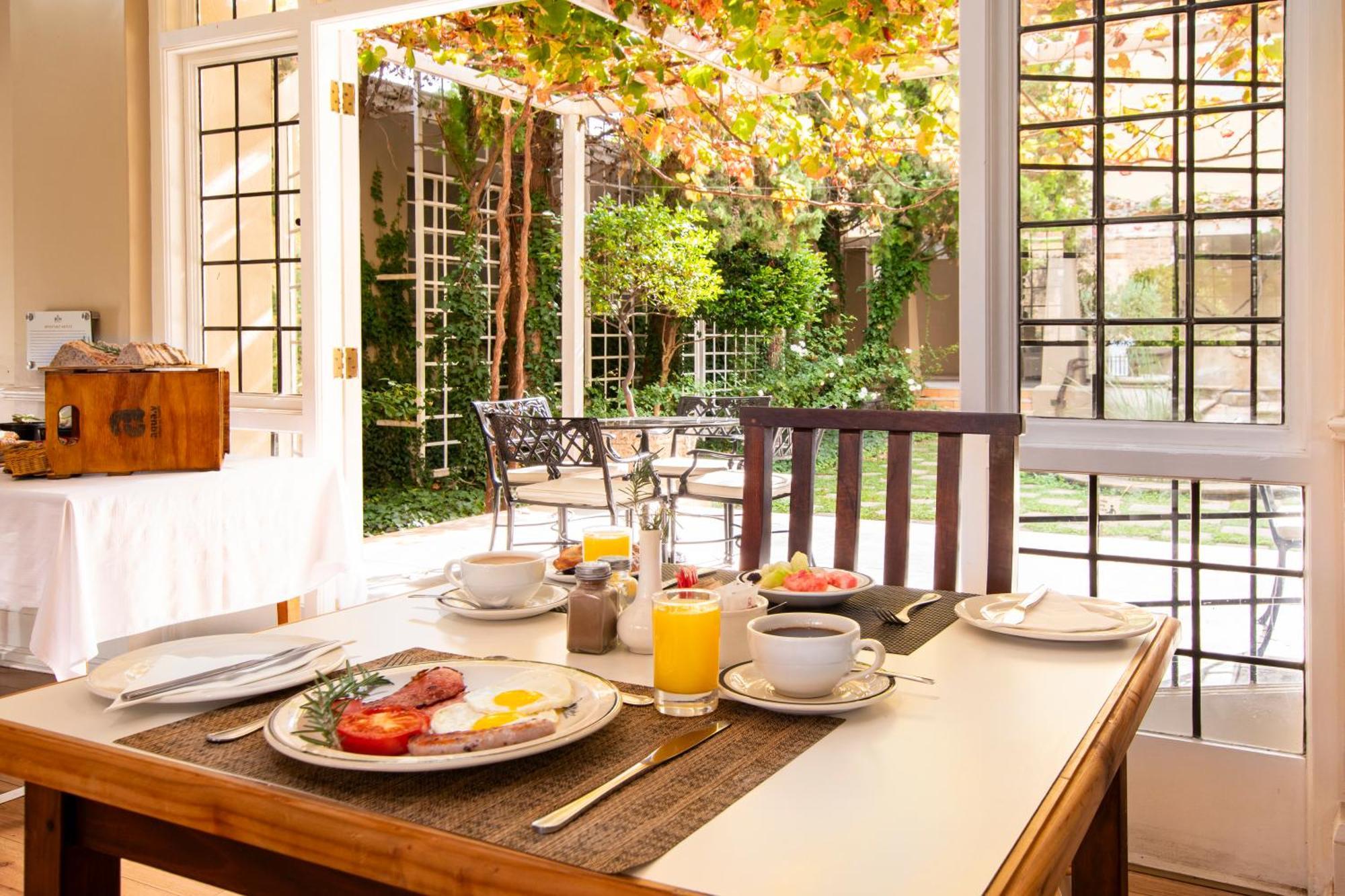 Queen'S Hotel By Bon Hotels Oudtshoorn Εξωτερικό φωτογραφία