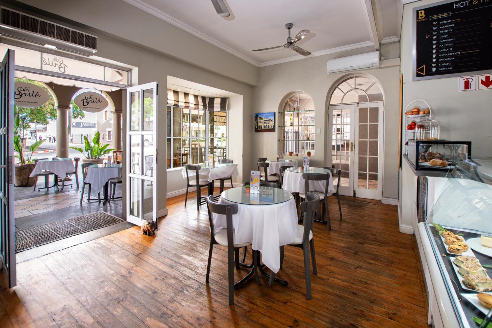 Queen'S Hotel By Bon Hotels Oudtshoorn Εξωτερικό φωτογραφία