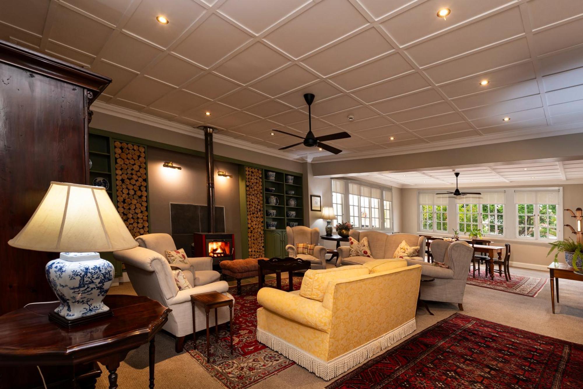 Queen'S Hotel By Bon Hotels Oudtshoorn Εξωτερικό φωτογραφία