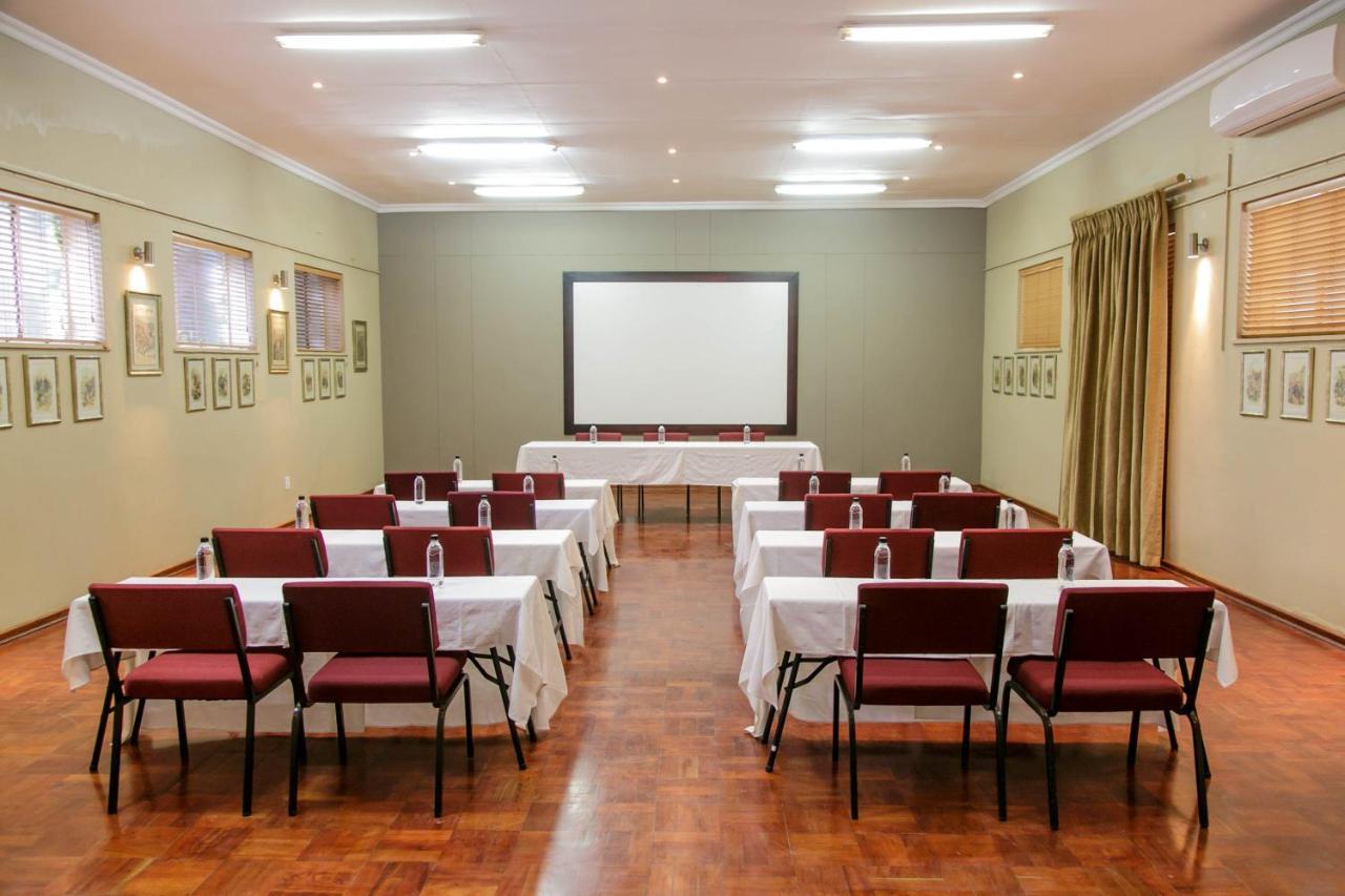 Queen'S Hotel By Bon Hotels Oudtshoorn Εξωτερικό φωτογραφία